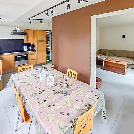 Semesterbostad Maison Proche Riviere Méjannes-le-Clap